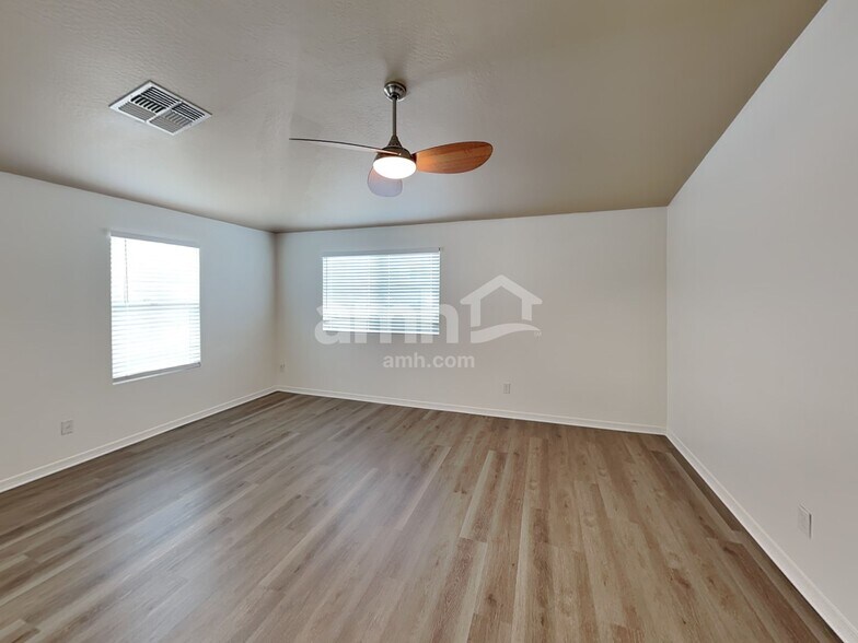 Building Photo - 20784 W Hamilton St