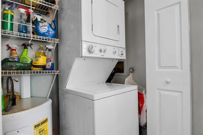 Building Photo - 260 NW 76th Ave