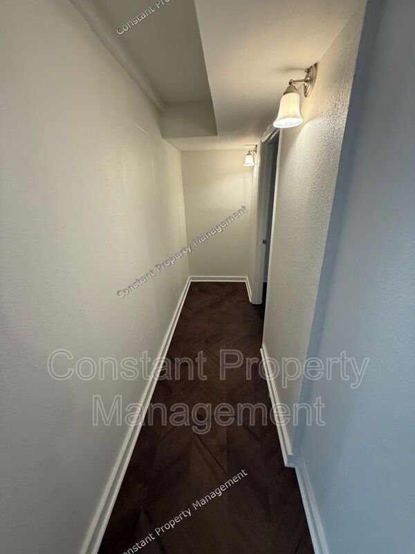 Building Photo - 4047 Pershing Ave