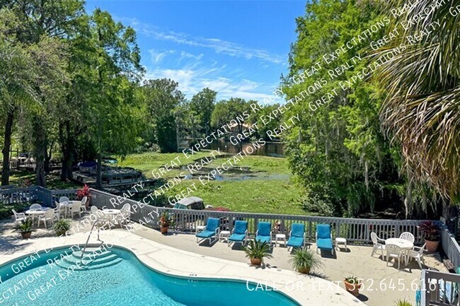 Building Photo - 20800 River Dr