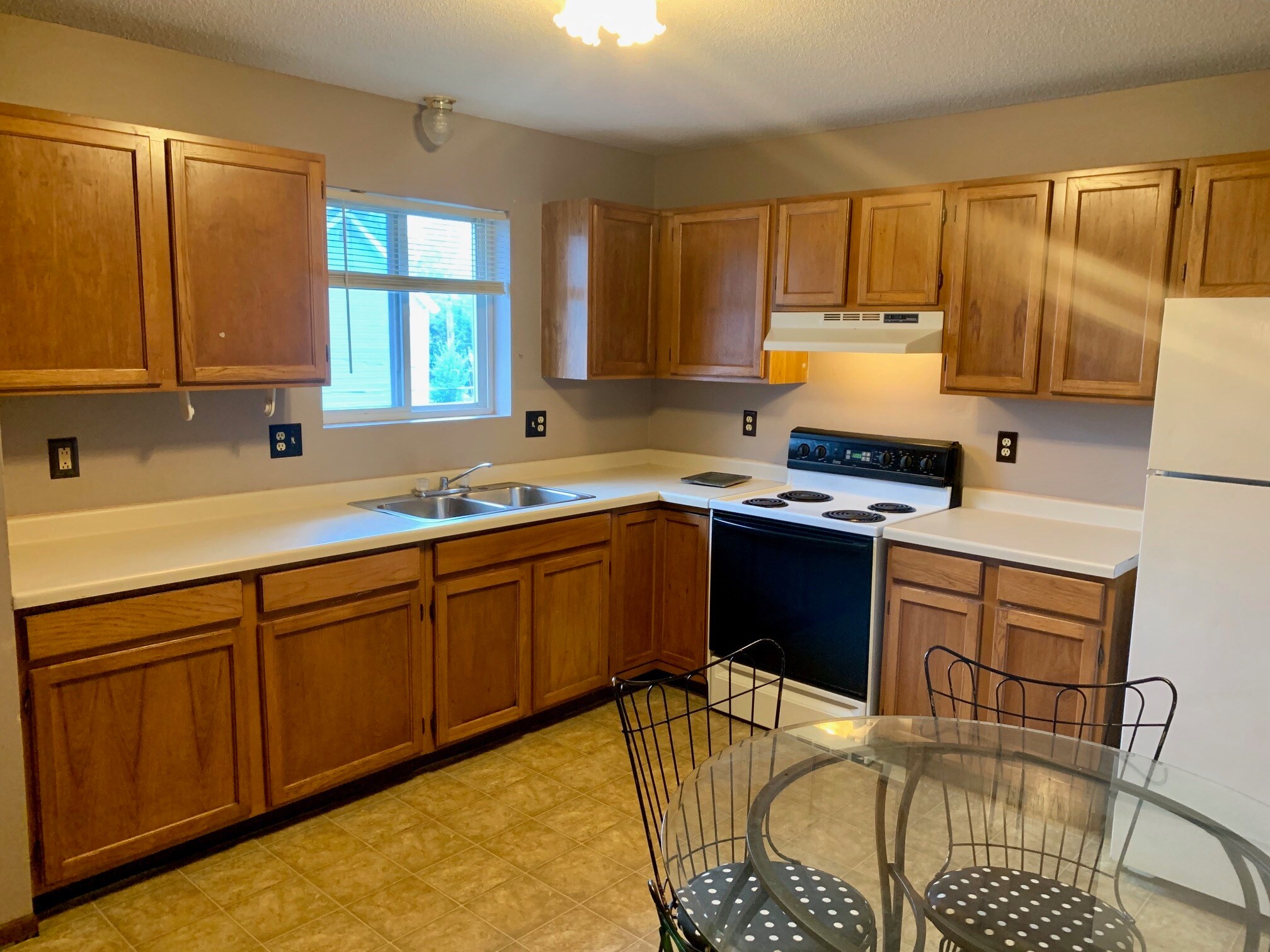 Building Photo - 1413 Caledonia St