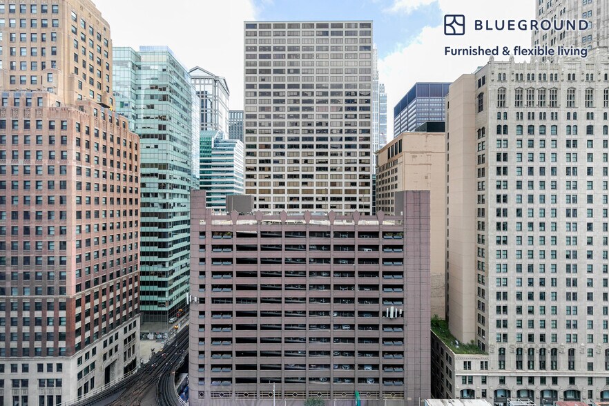 Building Photo - 215 W Lake St