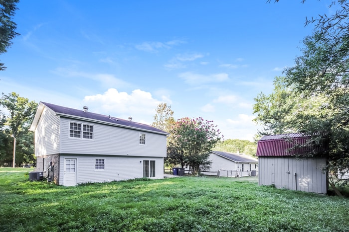 Building Photo - 1669 Village Pl