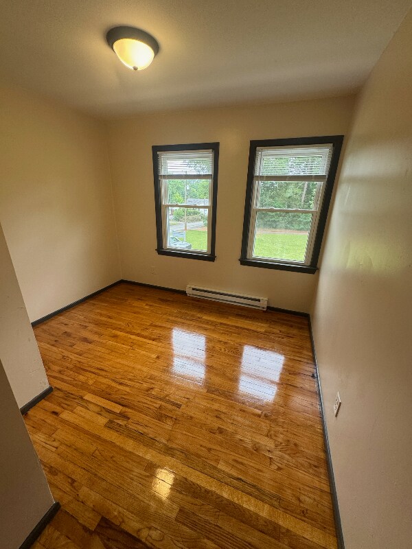 Building Photo - 233 Shelly St