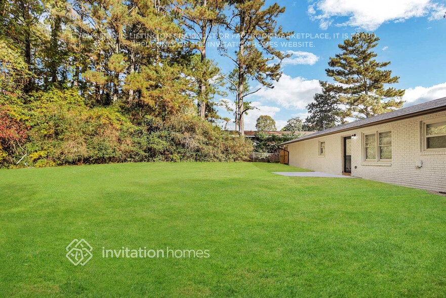 Building Photo - 5435 St Lo Ln