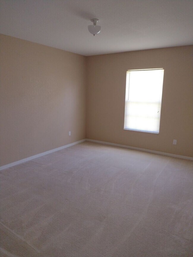 Building Photo - Beautiful home in Stonecrest