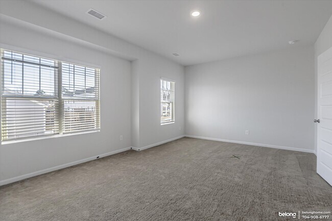 Building Photo - 2573 Ruby Dixon Xing Dr