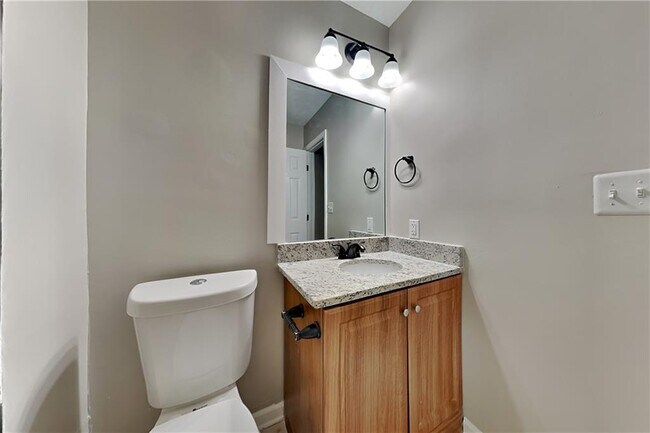 Building Photo - 2513 Mistletoe Ln SW