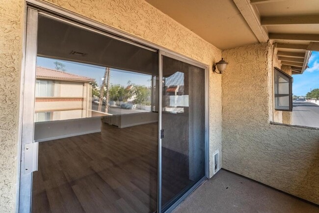 Building Photo - This beautifully renovated 2-bedroom, 2-bath condo is ready for immediate move-in!