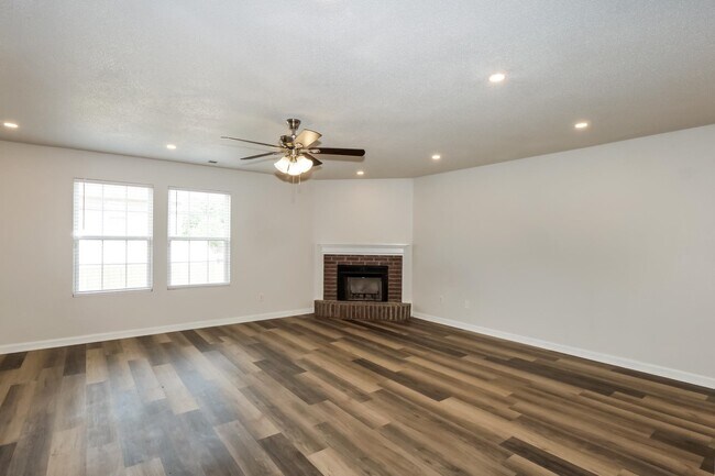 Building Photo - 4631 Tulip Creek Dr