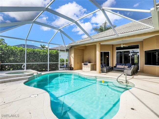 Building Photo - 8845 Lely Island Cir