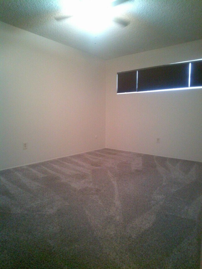 Building Photo - 6400 Cochran Dr