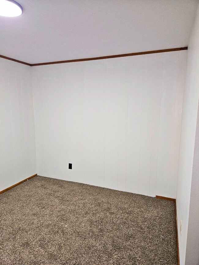 Building Photo - 705 Willow Run St