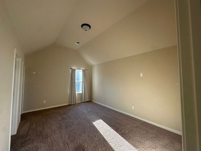 Building Photo - 549 W Holloway Dr
