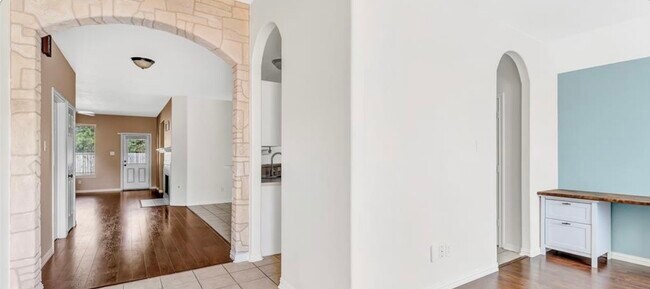 Building Photo - 6827 Atasca Creek Dr