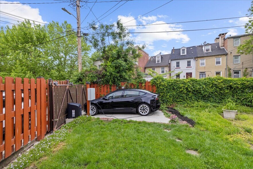 Building Photo - 656 Washington Blvd