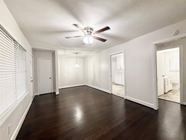 Building Photo - 913 Wimberly St