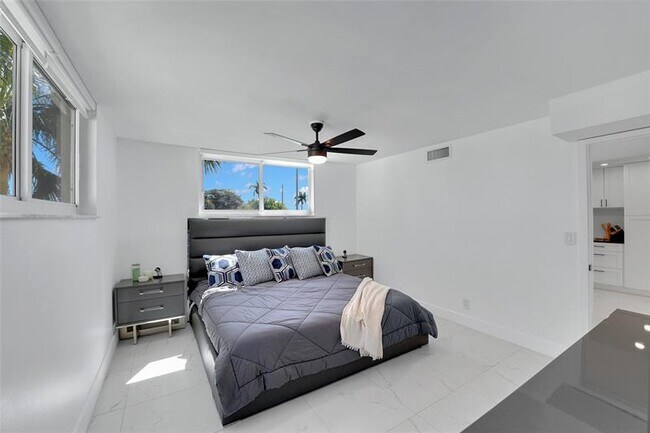 Building Photo - 8911 S Hollybrook Blvd