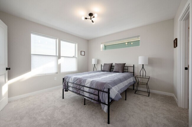 Building Photo - Move In Special- Up to 3 Months Free !!! N...