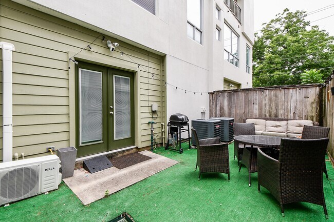 Building Photo - 4702 Austin St