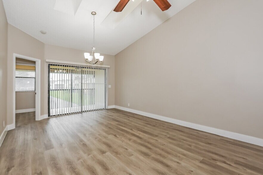 Building Photo - 2531 NW 56th Ave