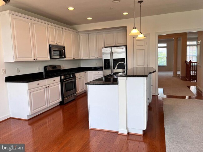 Building Photo - 5605 Harrington Falls Ln