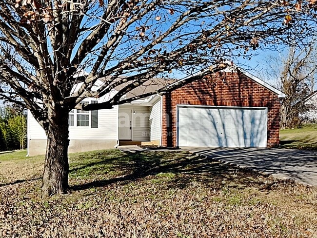 Building Photo - 1202 Larzelere Ln