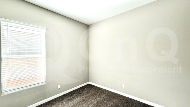Building Photo - 40974 W Hillman Dr