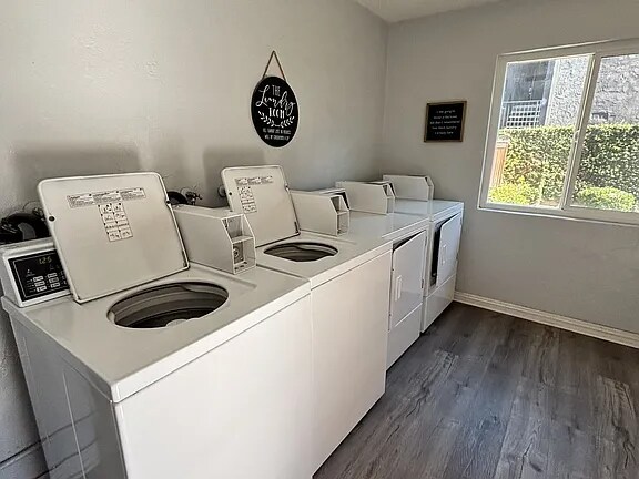 Building Photo - 6742 Western Ave