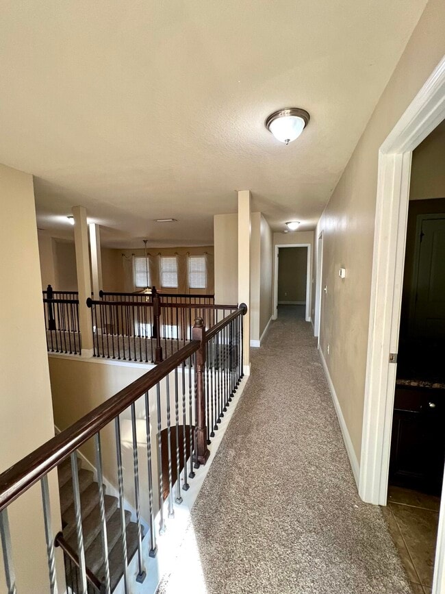 Building Photo - 68 Hemingway Ln