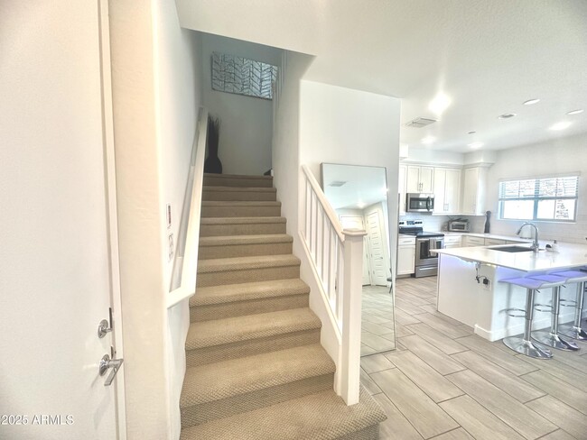 Building Photo - 4100 S Pinelake Way