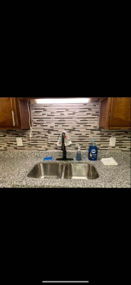 Building Photo - 9687 Chelmsford Dr