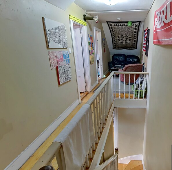 Building Photo - 12 Saunders St