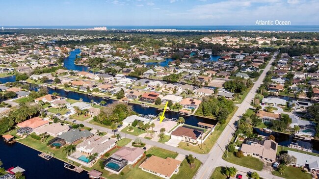 Building Photo - 6 Clinton Ct N