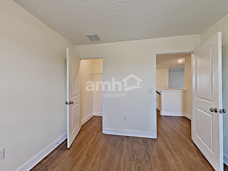 Building Photo - 4706 Reisswood Loop