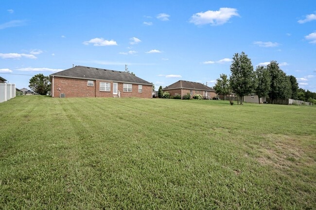 Building Photo - 9002 Macbeth Dr