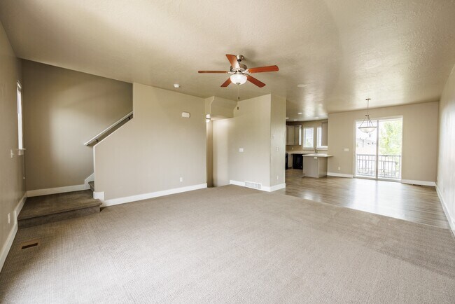 Building Photo - 972 S High Ridge Dr