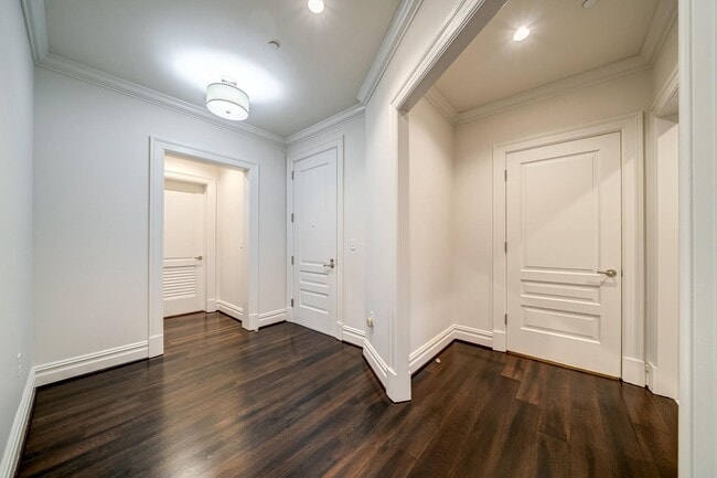 Building Photo - 6900 Fleetwood Rd