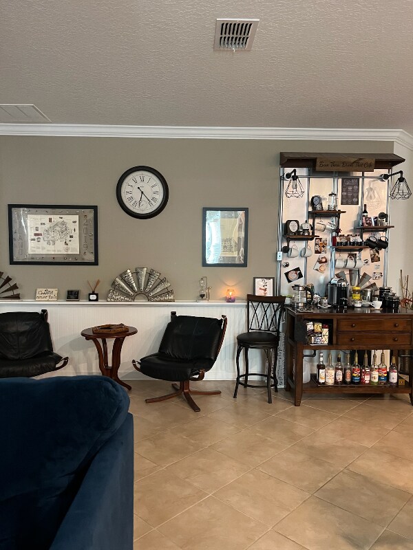 Building Photo - 1425 Clubman Dr