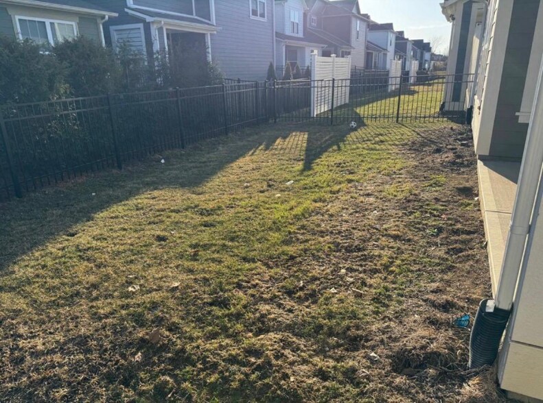 Building Photo - 6995 Pickett Pl