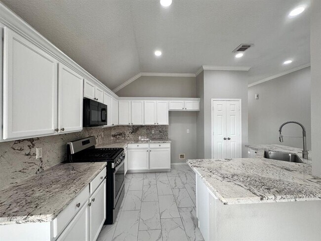 Building Photo - 3002 E Cedar Sun Trail