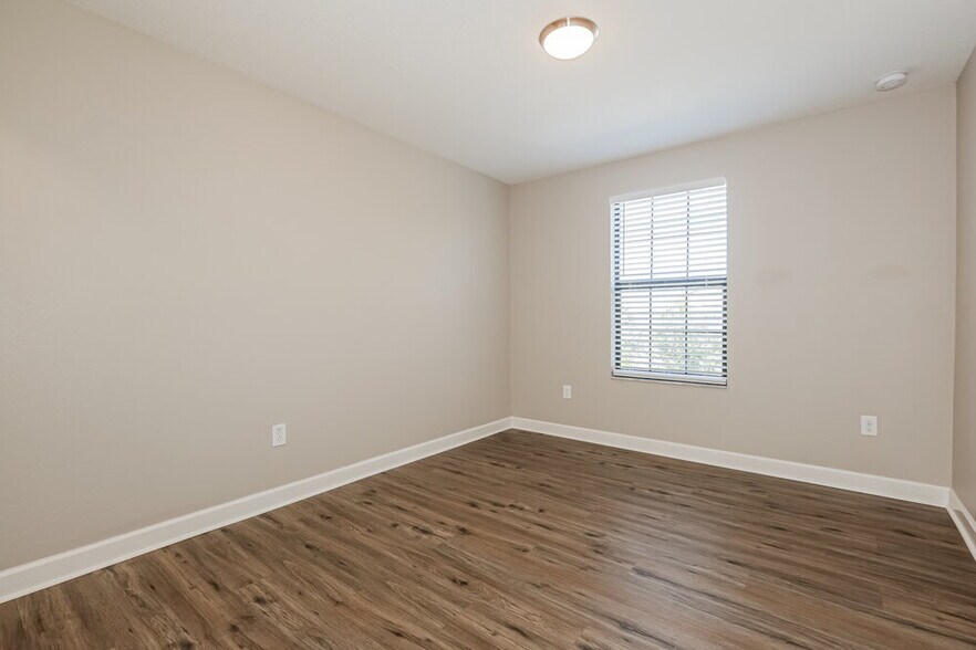 Building Photo - 9935 Ivory Dr