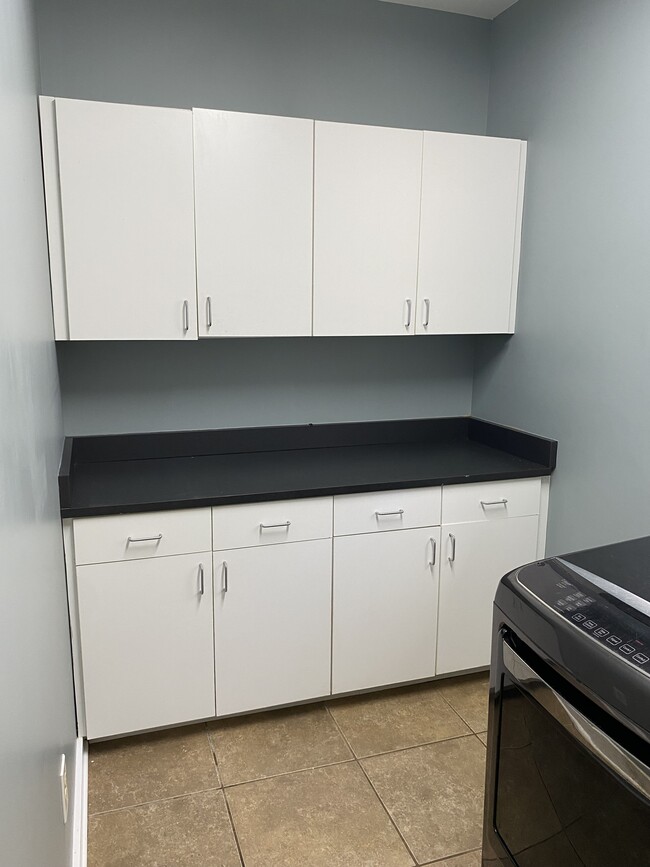 Building Photo - 4008 Knud Dr