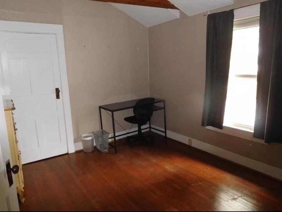 2 bedroom unit bedroom - 765 S Aurora St