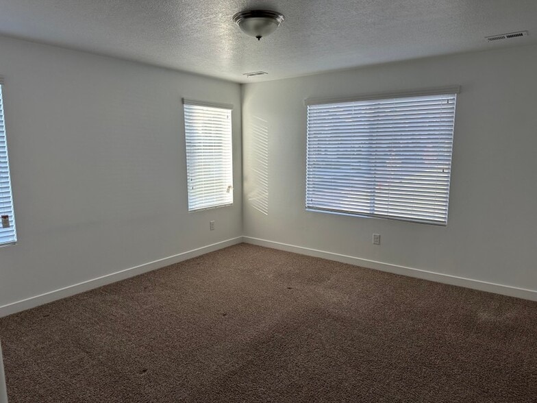 Building Photo - 14957 Pelé Ln