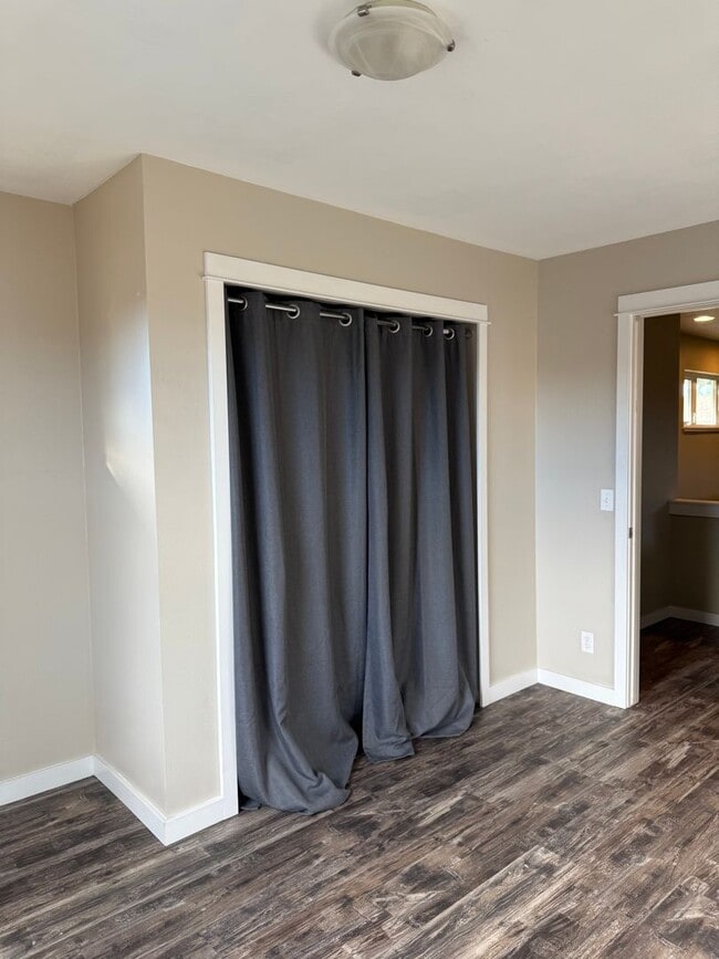 Building Photo - A Lovely Westside Single Family Home in the Desirable Valley West Subdivision