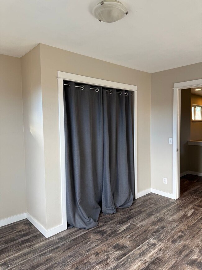 Building Photo - Single Family Home for Rent in the Valley ...