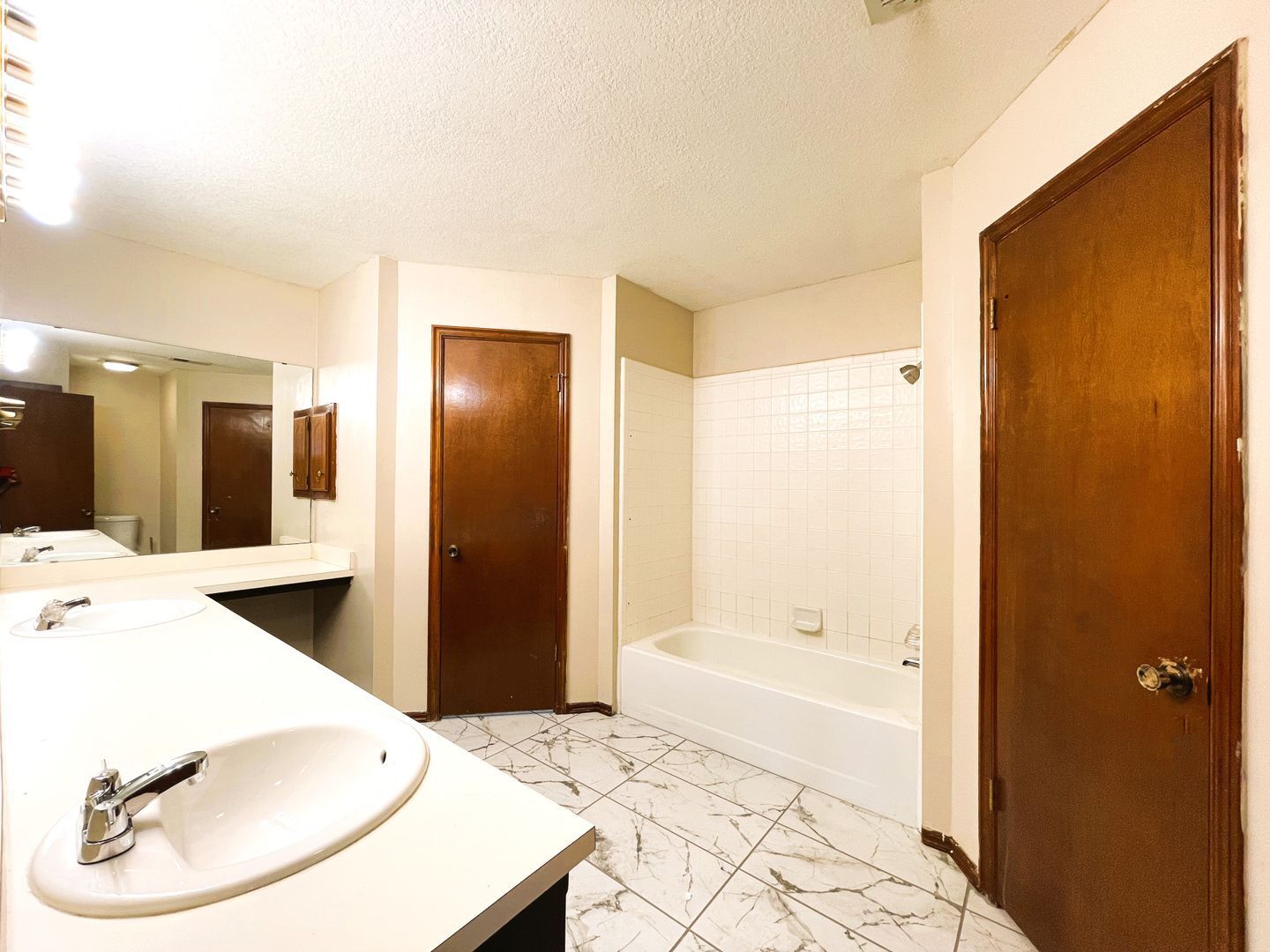 Building Photo - 5804 Republic Dr