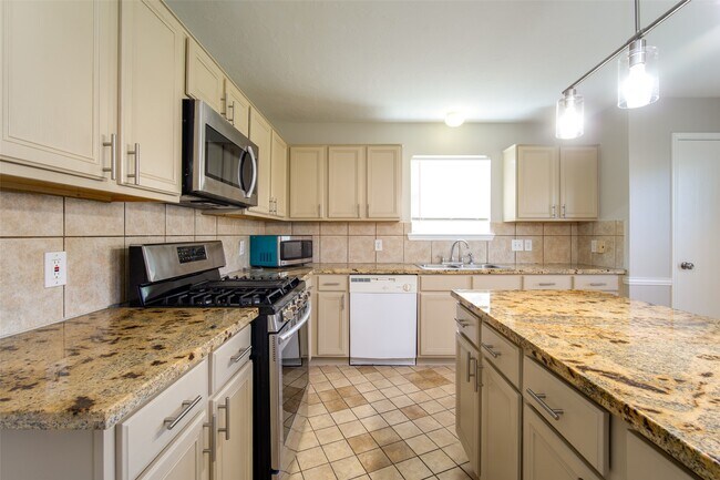 Building Photo - 7706 Eldergrove Ln