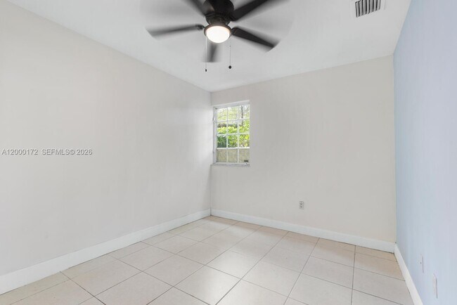 Building Photo - 536 NE 62nd St